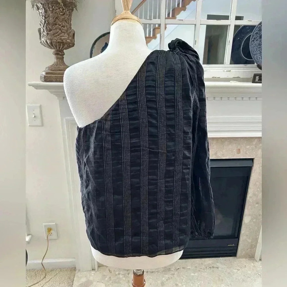 Beautiful Marie Oliver One Shoulder Top - Picture 7 of 9